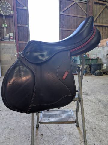 Selle mixte IKONIC T17.5 de 2024