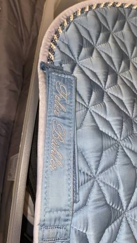 Selle   17.5 pouces couleur noir bon &eacute;tat jamais chut&eacute; 