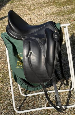 Selle de dressage Devoucoux Mendia &ndash; 18&rdquo;