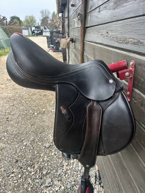 Je vends ma selle équipe mofels synergy spéciale (17k00