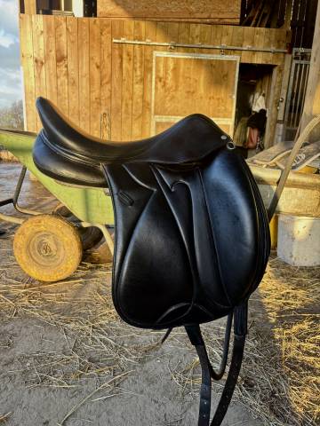 Selle de dressage Devoucoux Malika