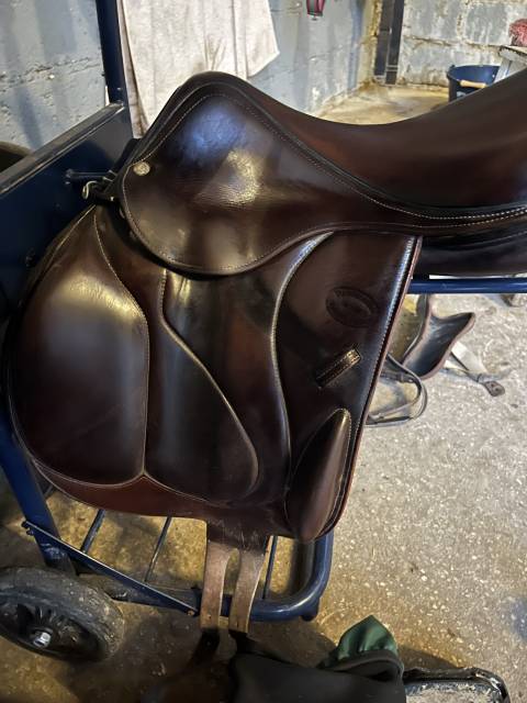 Selle devoucoux chiberta o  taille 17 p 