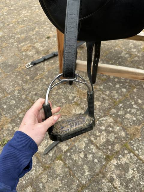 Selle de dressage Bates isabelwerth 17,5 