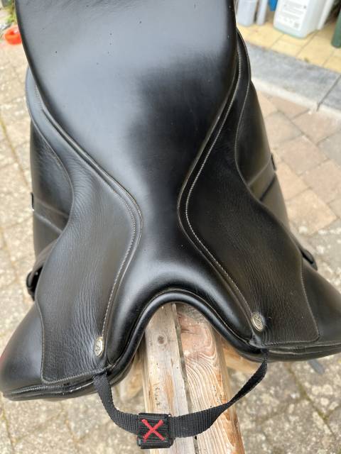 Selle de dressage Bates isabelwerth 17,5 