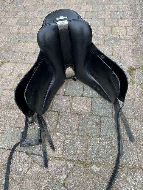 Selle de dressage Bates isabelwerth 17,5 