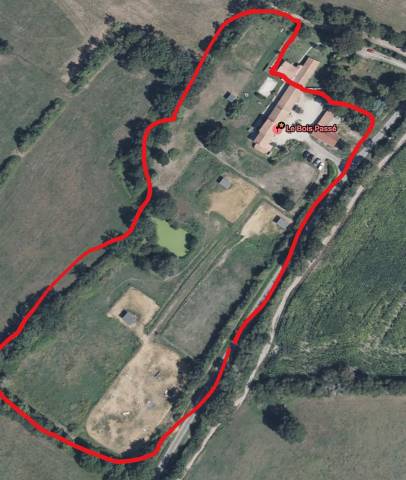 Propriété équestre 1,8 ha – carrière – maison - gîte 