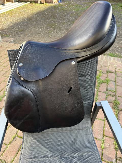 Selle equipe expression  taille 17