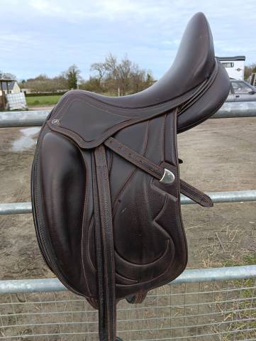 Vends selle de dressage GMD