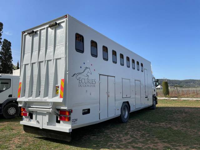Camion scania 9 places chevaux plus home car.