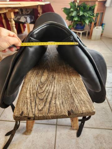 Selle de dressage cuir noire Baude 17'5