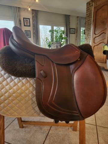 Selle de saut d'obstacle Bayon Baude