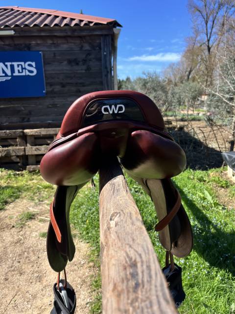 Selle CWD mademoiselle Taille 17,5 Ann&eacute;e 2021