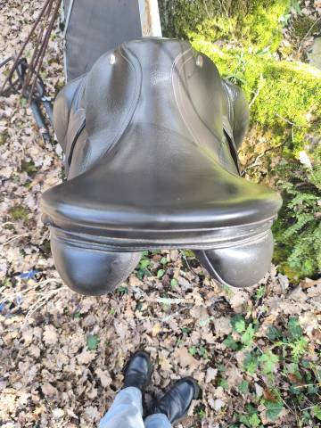 Selle thorowgood t8 GP haut garrot brune 17 pouces 