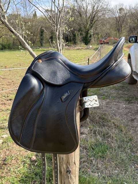 Selle de dressage
