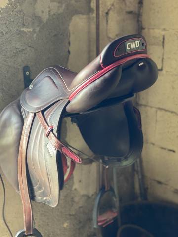 Selle cwd mademoiselle personnalisation rose 