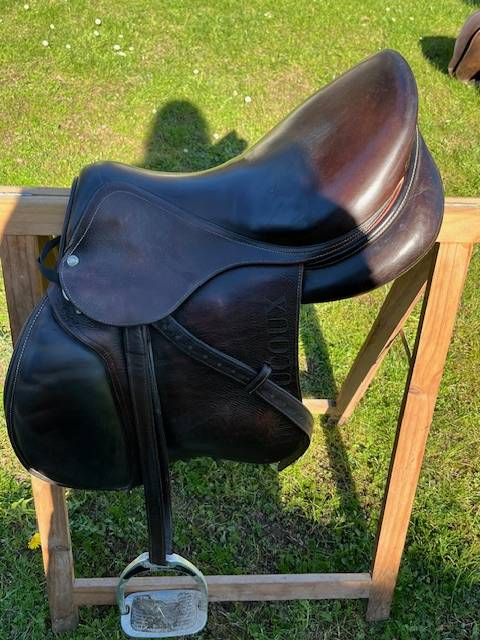 Vend Selle Devoucoux Biarritz 17'' Acajou 