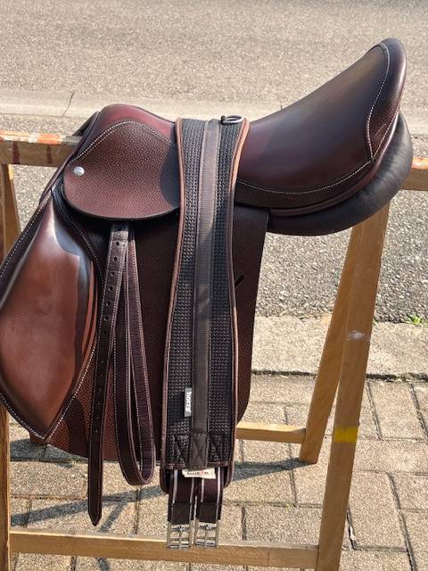 Selle Forestier club, ch&acirc;taigne, 18 pouces 