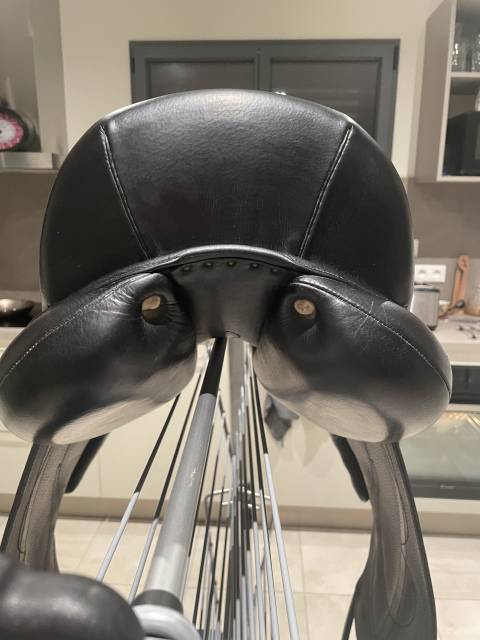 Selle Dressage Antares Cadence 18&rsquo;