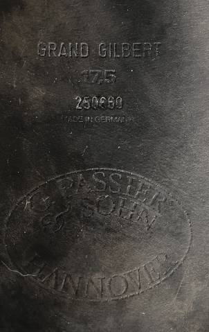 Selle dressage mod&egrave;le Grand Gilbert noire 17,5