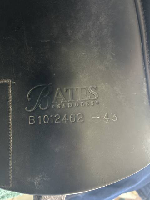 Selle de dressage bates