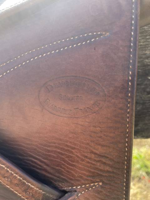 Selle devoucoux Ordka en tr&egrave;s bon &eacute;tat.  17,5 pouce