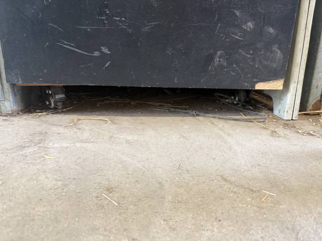 ? Armoire d&rsquo;&eacute;quitation sur mesure &ndash; comme neuve ! ?