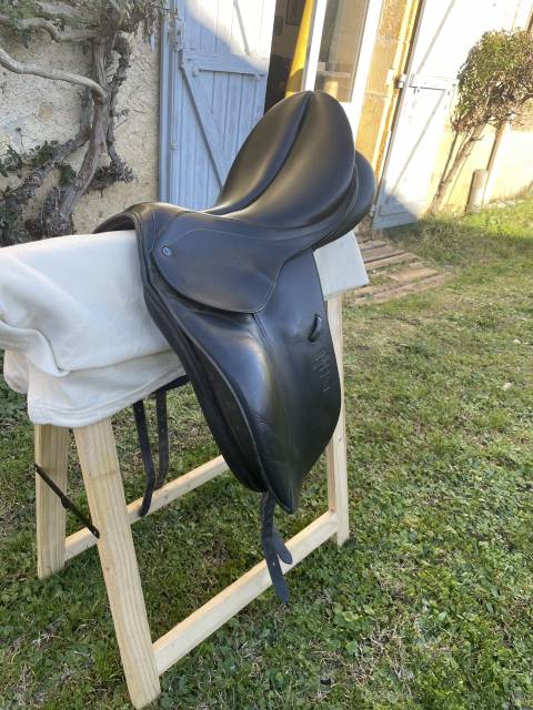 Selle dressage Stubben Aramis Equisoft 