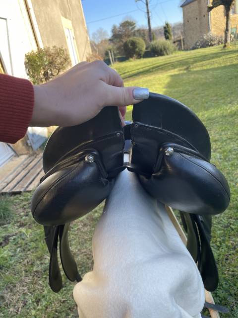 Selle dressage Stubben Aramis Equisoft 