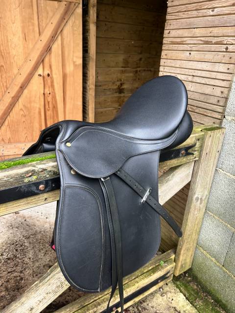 selle Wintec 250 AP (All Purpose) en parfait &eacute;tat.