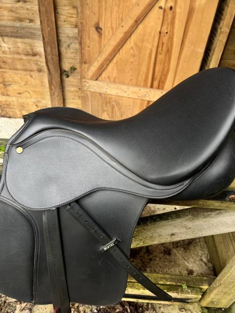 selle Wintec 250 AP (All Purpose) en parfait &eacute;tat.