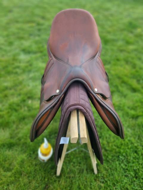 Selle BUTET Taille 16 pouces