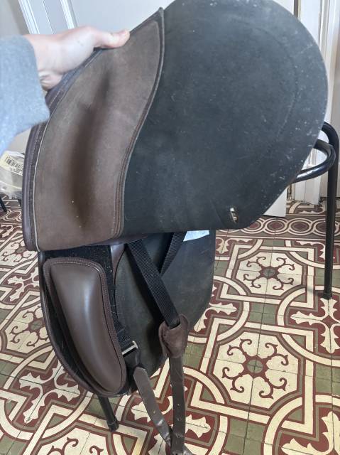 Selle dressage Tekna marron 17,5 pouces