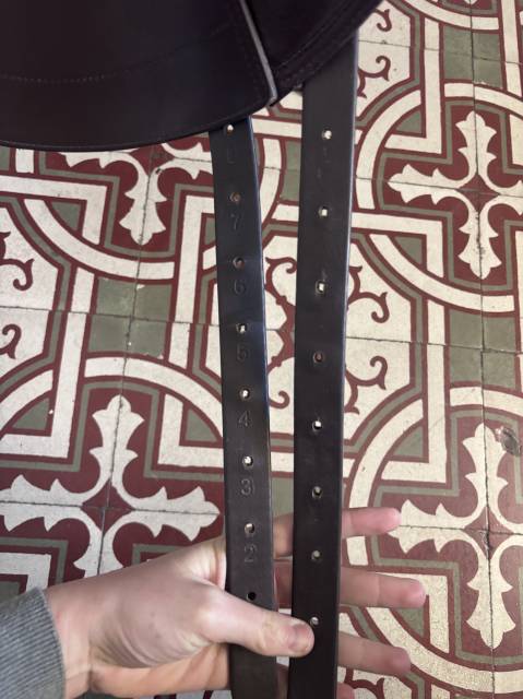 Selle dressage Tekna marron 17,5 pouces