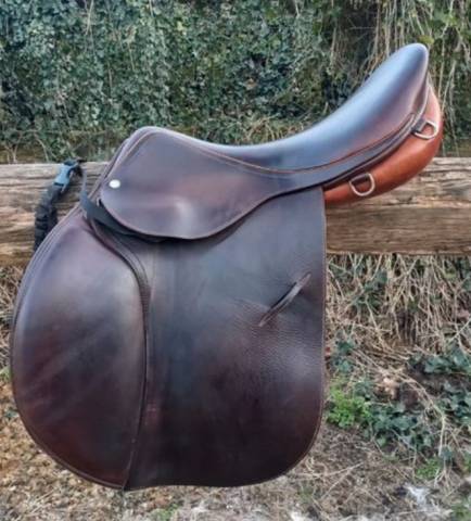 Selle childeric 17,5 pouces