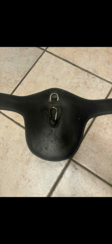 Sangle bavette cuir noir 125cm