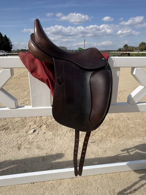 selle de dressage &eacute;quipe 