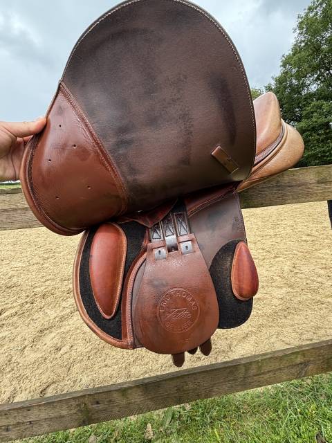 Selle &Eacute;ric Thomas Fitter mixte / 17,5 pouces 