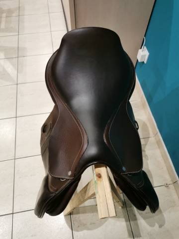 Selle GBS taille 17, couleur choco, semi creuse mixte/obstacle