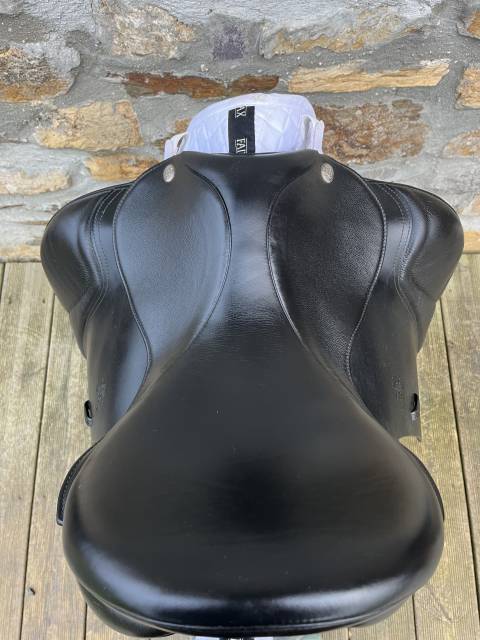 Selle dressage Fairfax Low Wither 17 pouces 