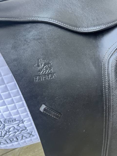 Selle dressage Fairfax Low Wither 17 pouces 