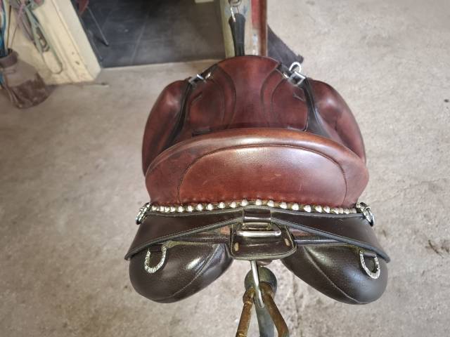 Selle de dressage portugaise
