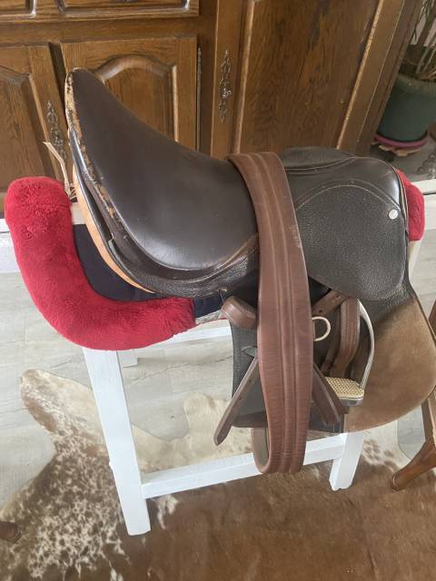 Vend selle cuir 18 pouces 