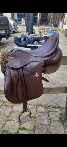 Selle Bates 17,5 marron 
