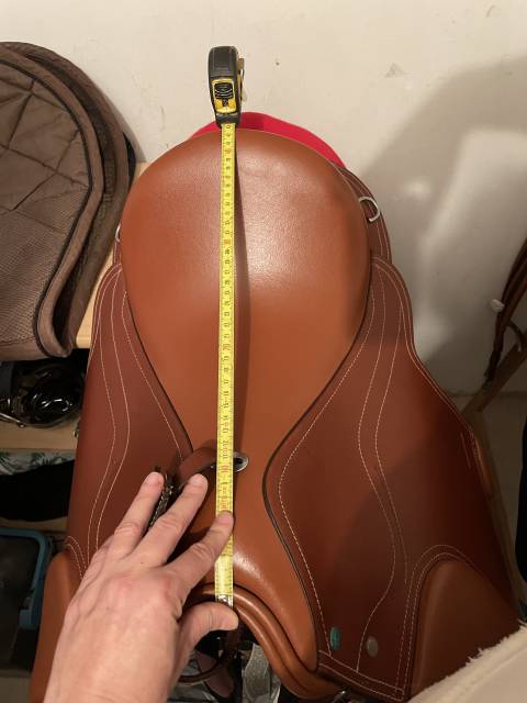 Selle 17,5 pouces neuve 