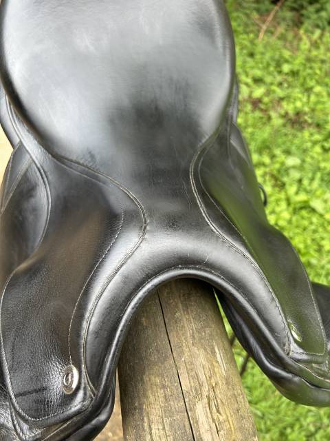 Selle de dressage CWD