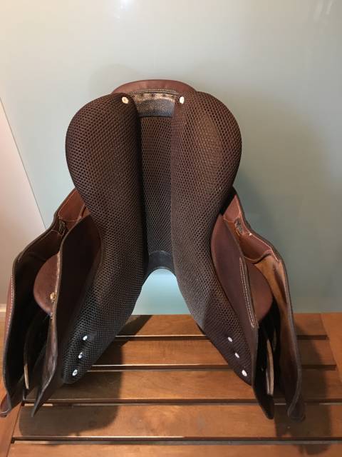 Selle jumping CSO Gt Concept taille 17,5