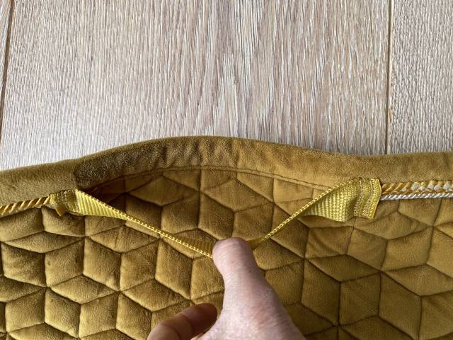 Tapis de dressage Kentucky Velvet moutarde &ndash; T Cheval