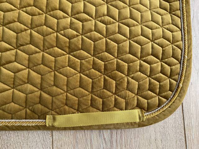 Tapis de dressage Kentucky Velvet moutarde &ndash; T Cheval