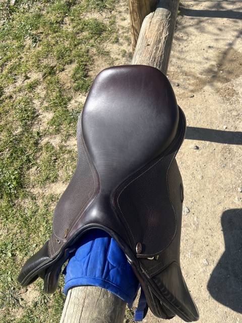 Selle &Eacute;ric Thomas en cuir marron 17&rsquo;