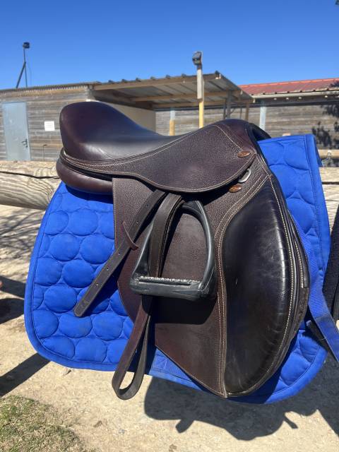 Selle éric thomas en cuir marron 17’